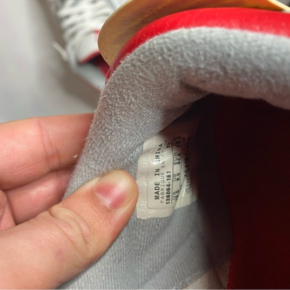 Jordan 3 Fire Red - Picture 3 of 5